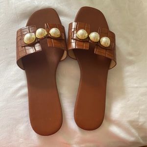 Pearl sandals